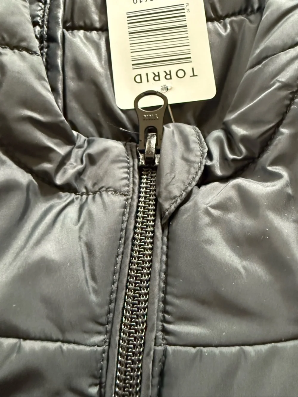 ✨ Brand New With Tags! Torrid Packable Puffer Vest - Deep Black - 4X ✨ - Picture 5 of 7